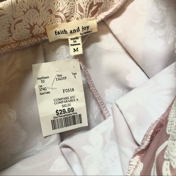 Dusty Rose skirt w/ soft white floral pattern - Picture 5 of 6